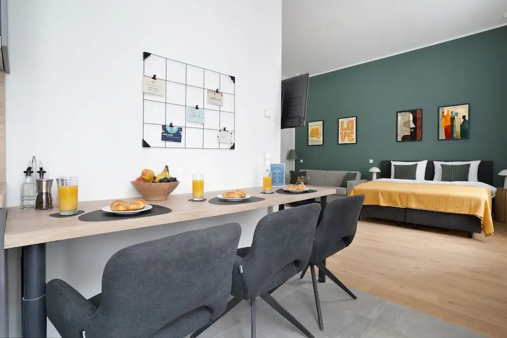 Zentrale Apartments I home2share