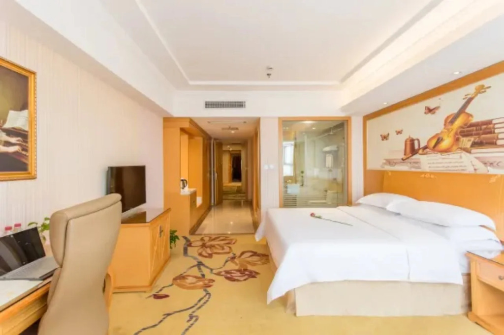 Vienna Hotel (Kunshan Phoenix City)
