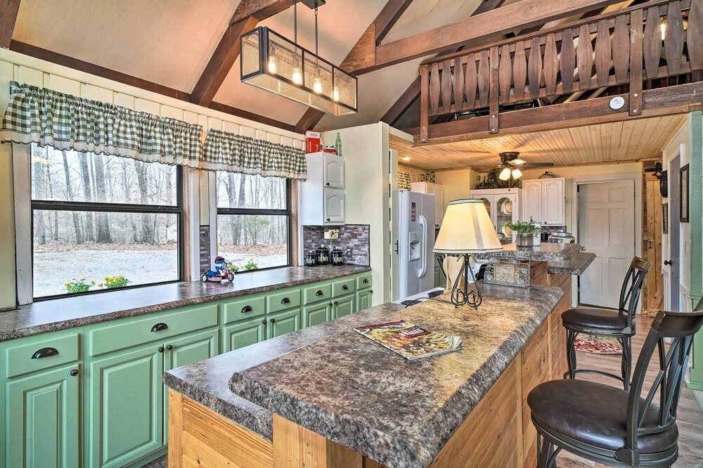 Douglas Lake Cabin w/ Mountain-view Deck & Grill