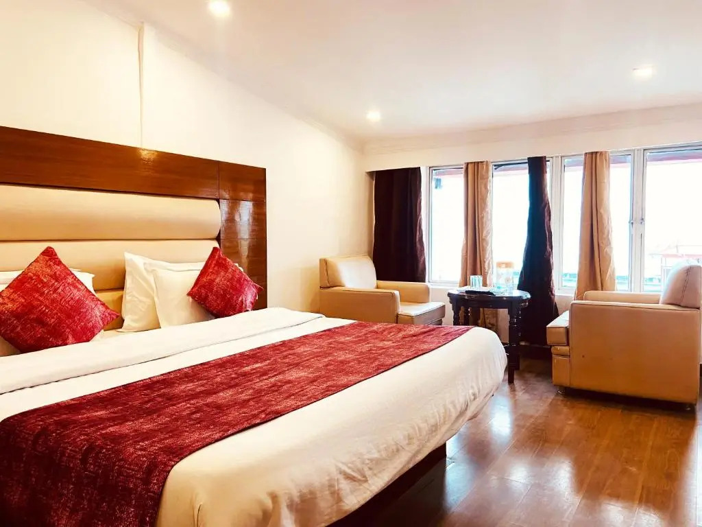 Hotel Royal Classic @ Mall Road Mussoorie