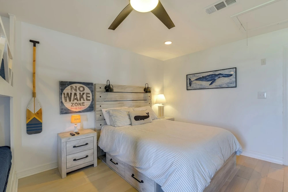Walk to Shore: Group Getaway in Crystal Beach!