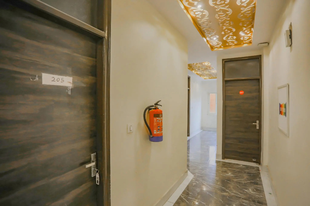 Collection O 81600 Ashoka Residency