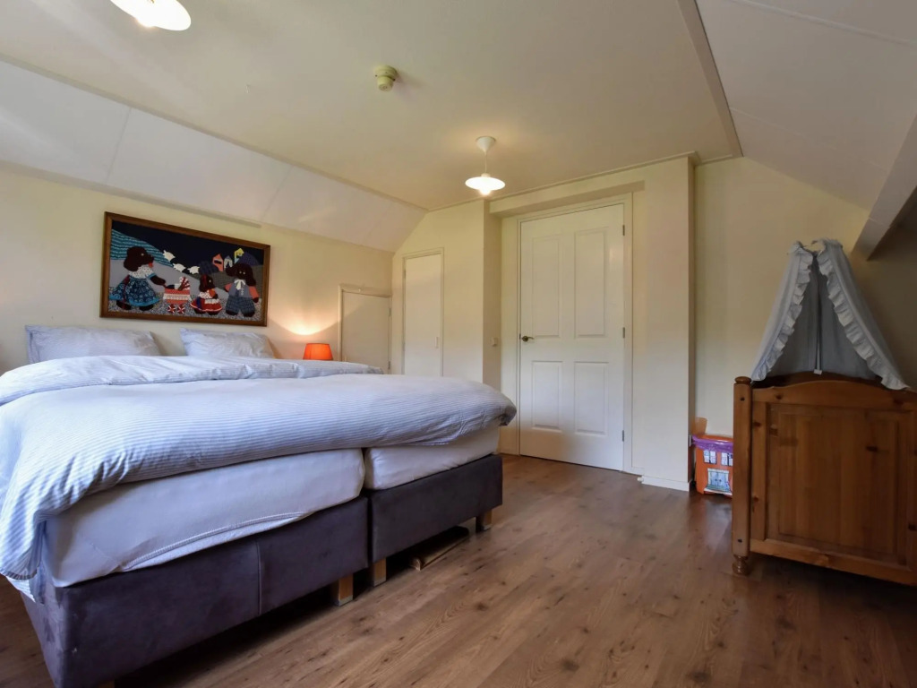 Spacious holiday farm in Bronckhorst with private garden