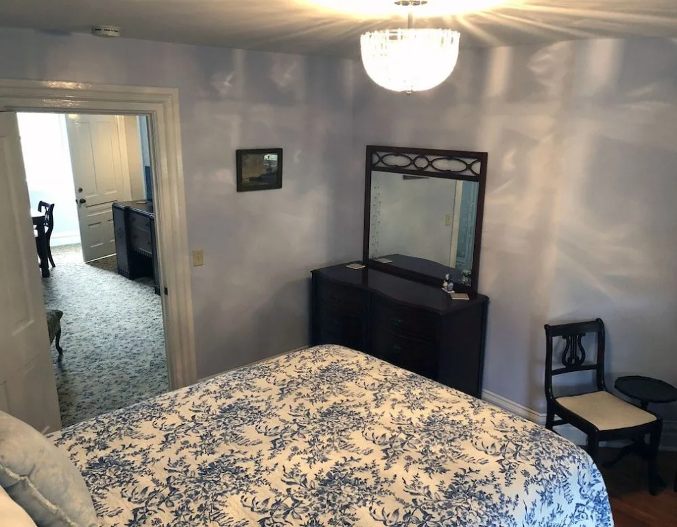The Parsonage Inn LLC