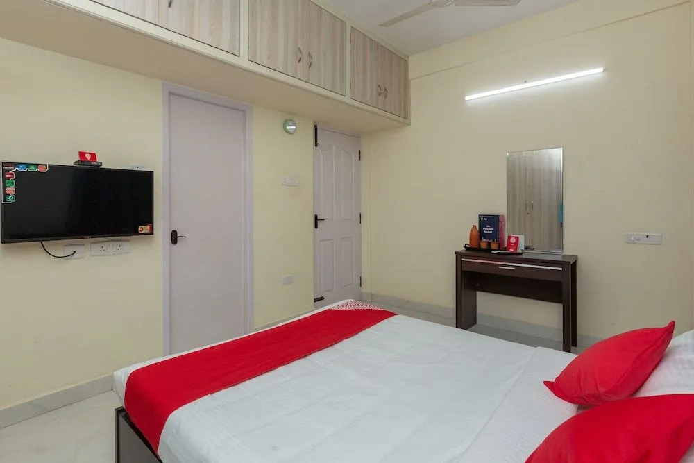 OYO 23081 Little Stay Service Apartments