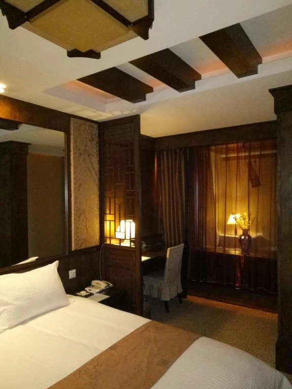 Baolong Homelike Hotel (Youyi Branch)