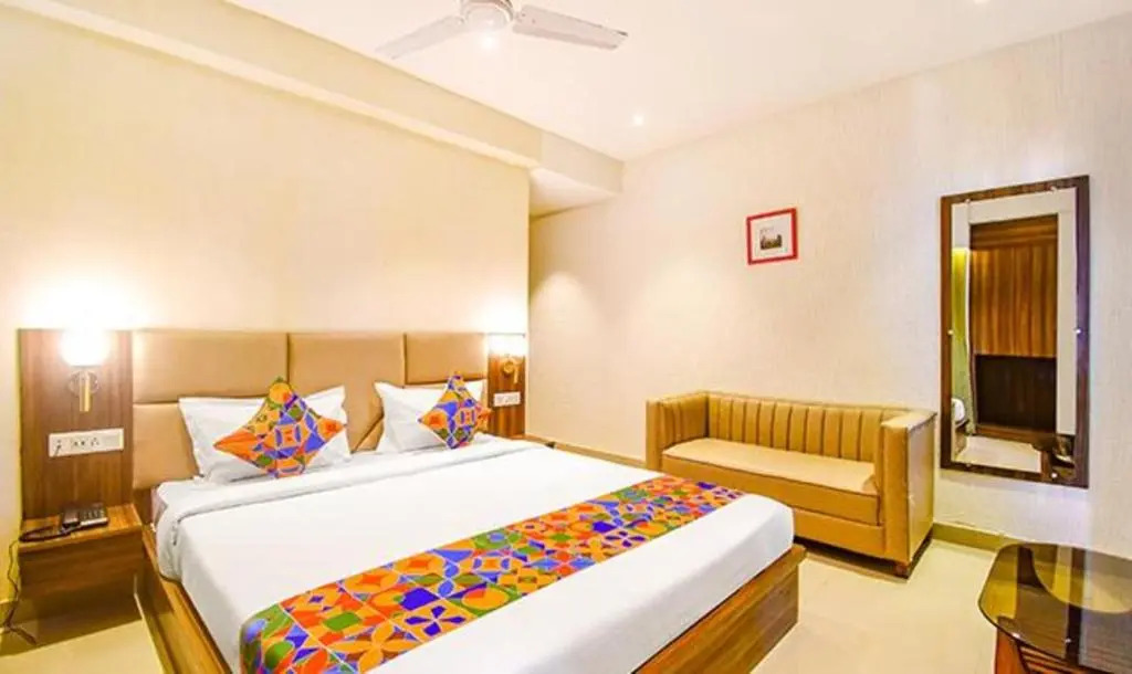 FabHotel Lake View Topsia