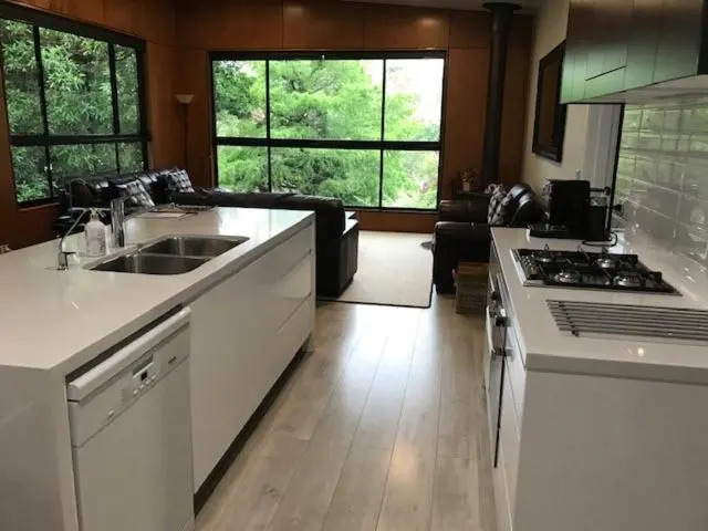 Springbrook25 Pet friendly House