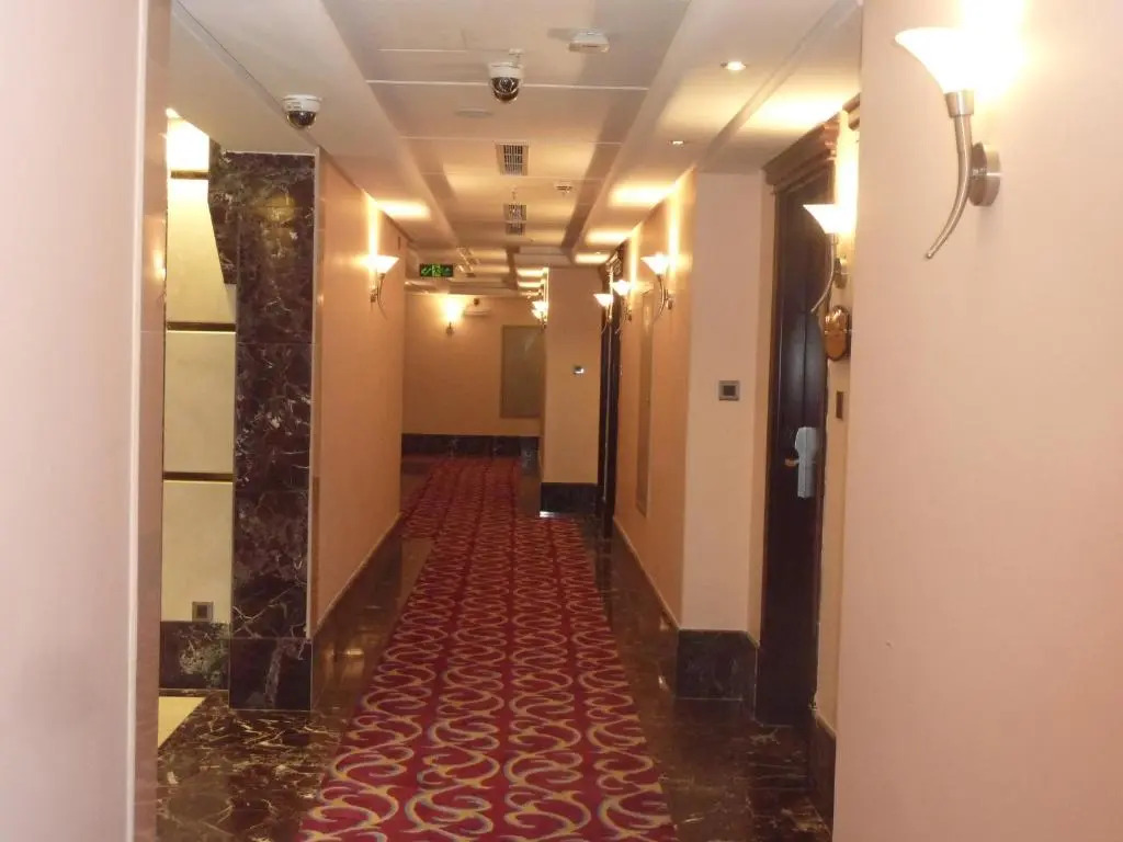 Al Waleed Tower Hotel