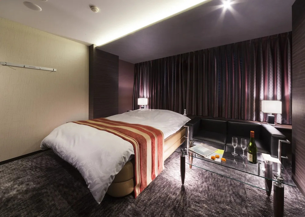 HOTEL SEEN