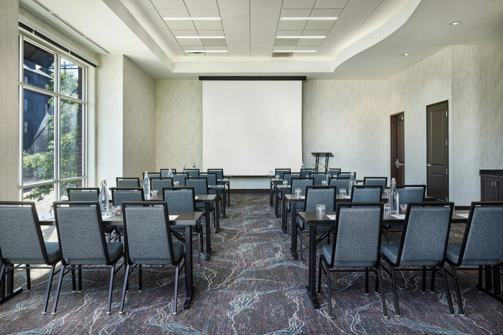 Hilton Garden Inn Nashville Downtown Convention Center