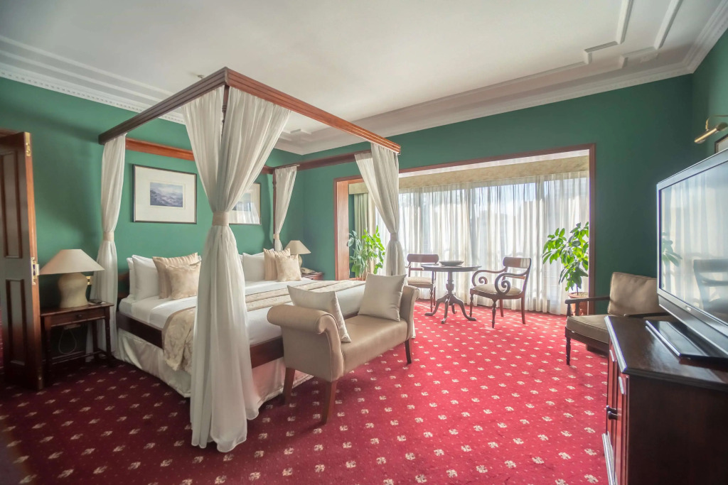 Отель The Sarova Stanley