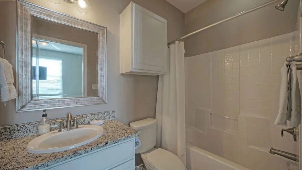 Oceans 96 & Beautiful Place by Avantstay Sleeps 32, 2 Homes Heated Pool + Game Rooms + Balconies