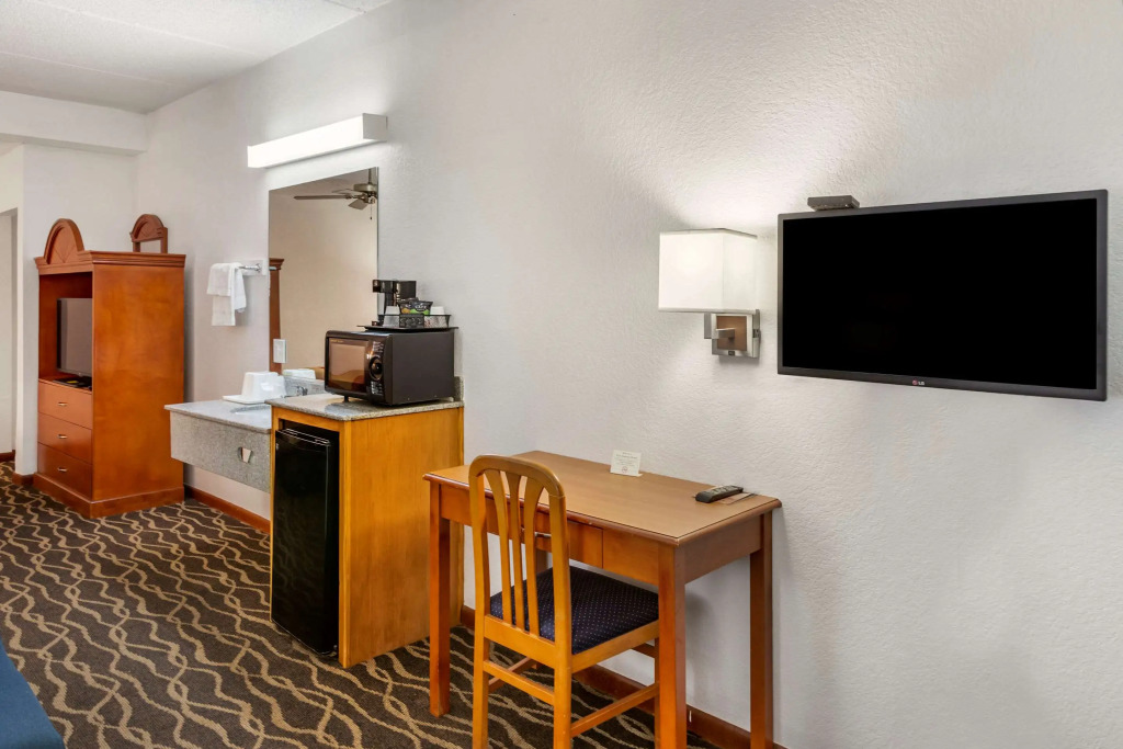 Econolodge inn & suites