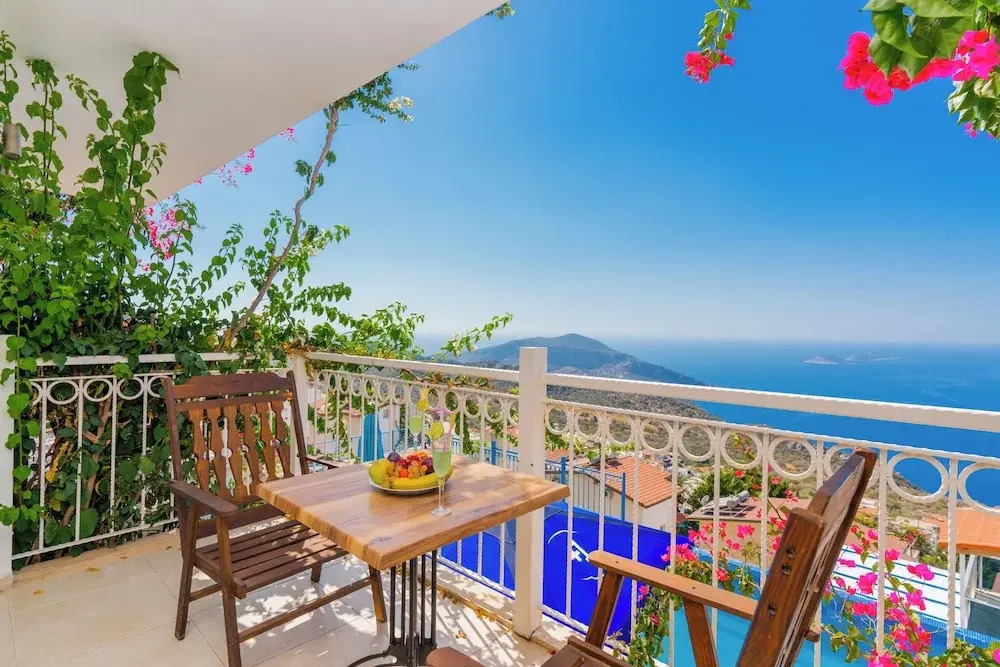 Villa Fuchsia 4-bedroom Retreat With Private Pool and Breathtaking View