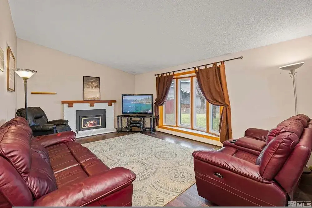 Family 4BR Home With Patio by Willowcreek Park