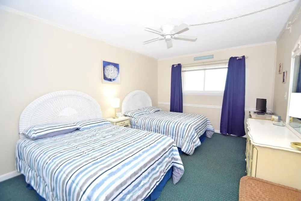 Towers 402 2 Bedroom Condo by RedAwning