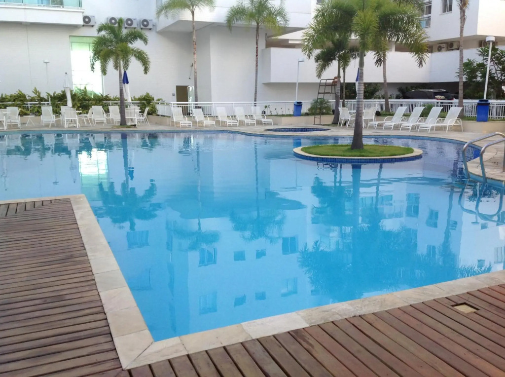 Apartamento 3 Quartos em Frente à Praia do Forte