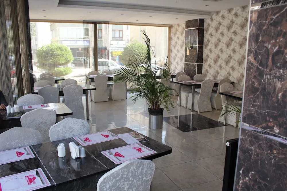 Pietra Hotel