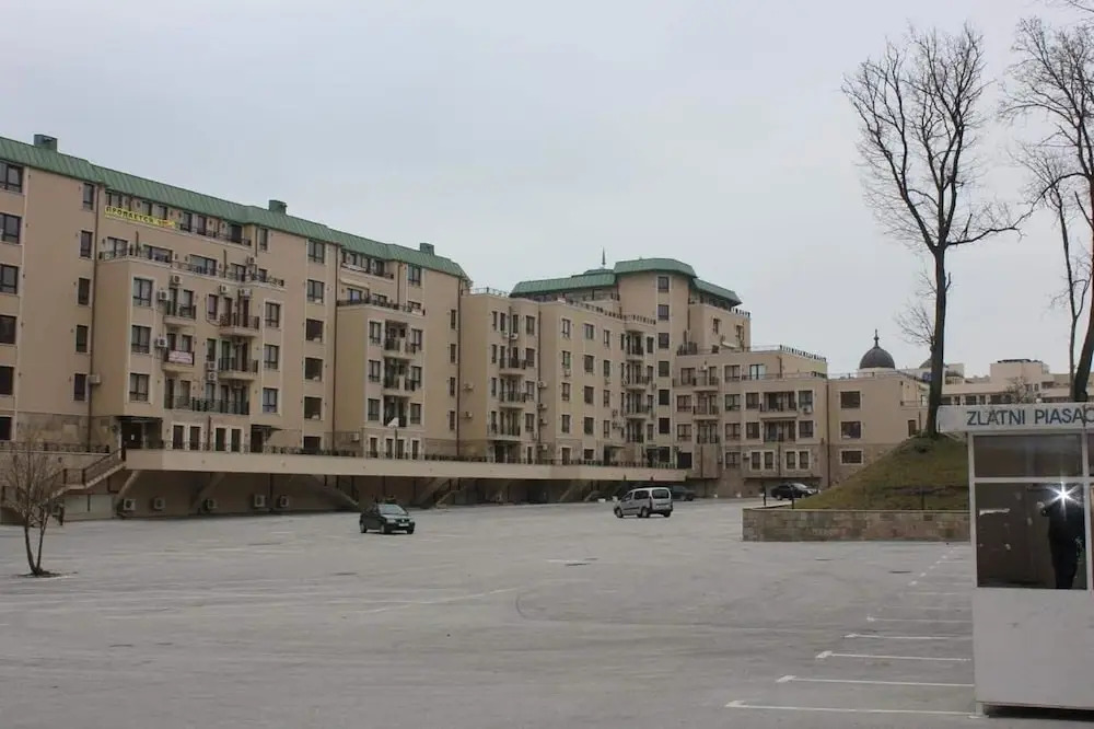 HPM Sirena Apartments-Front Line