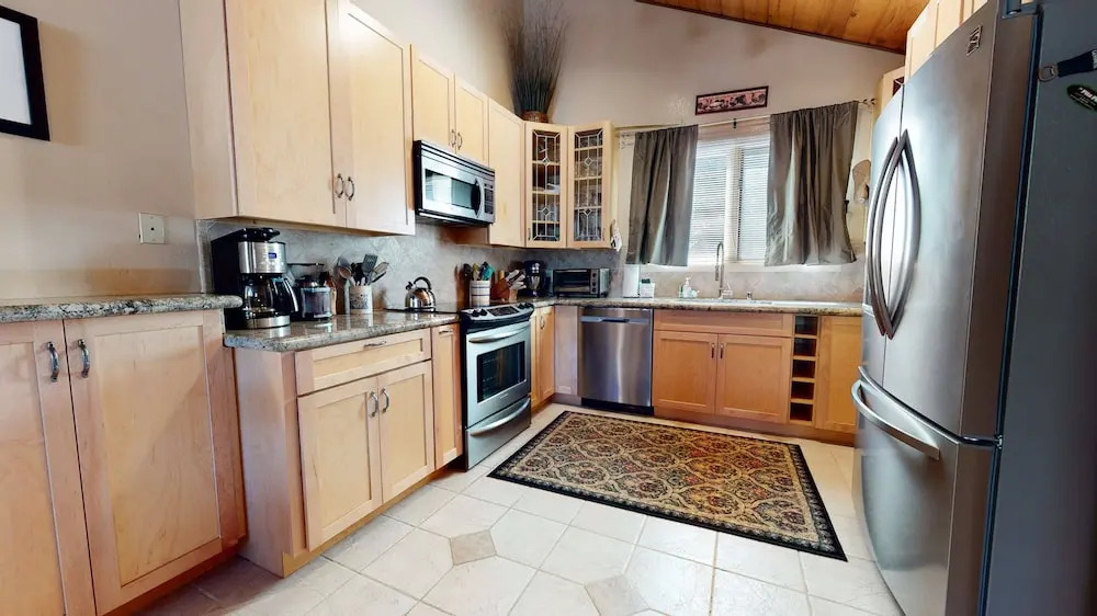 Winterset Woodland - Near Hike & Bike Trails!
