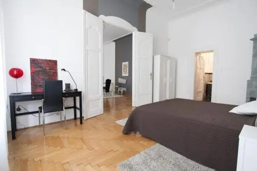 Royal Center Apartment