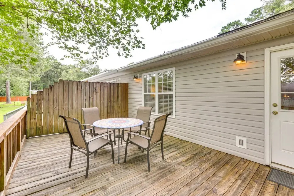 Tranquil Thomasville Retreat w/ Deck + Dining Area