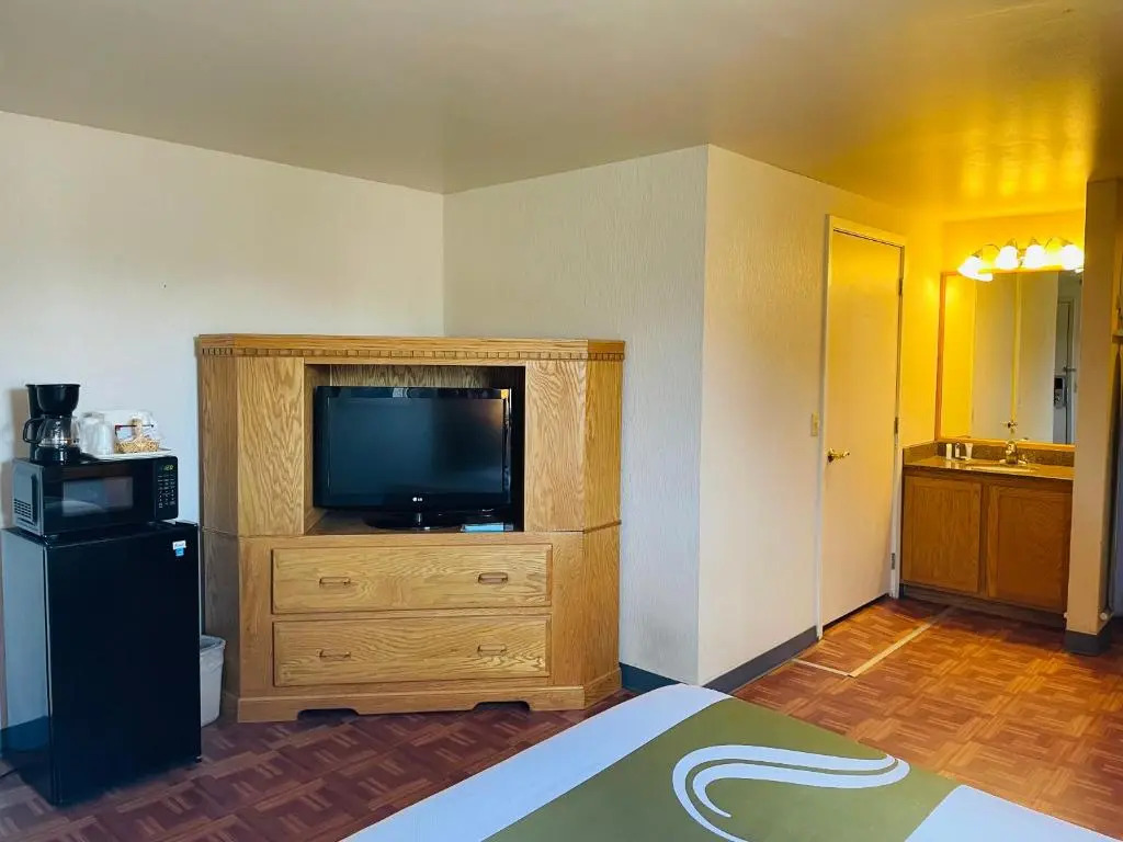 Americas Best Value Inn Sandpoint