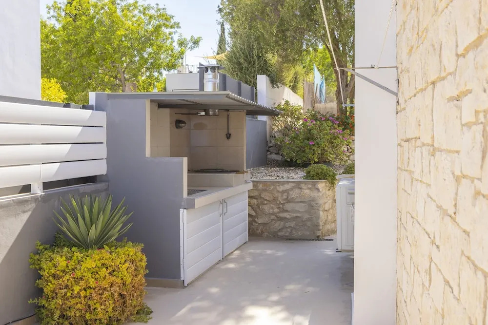 Lenias Sea View Villa