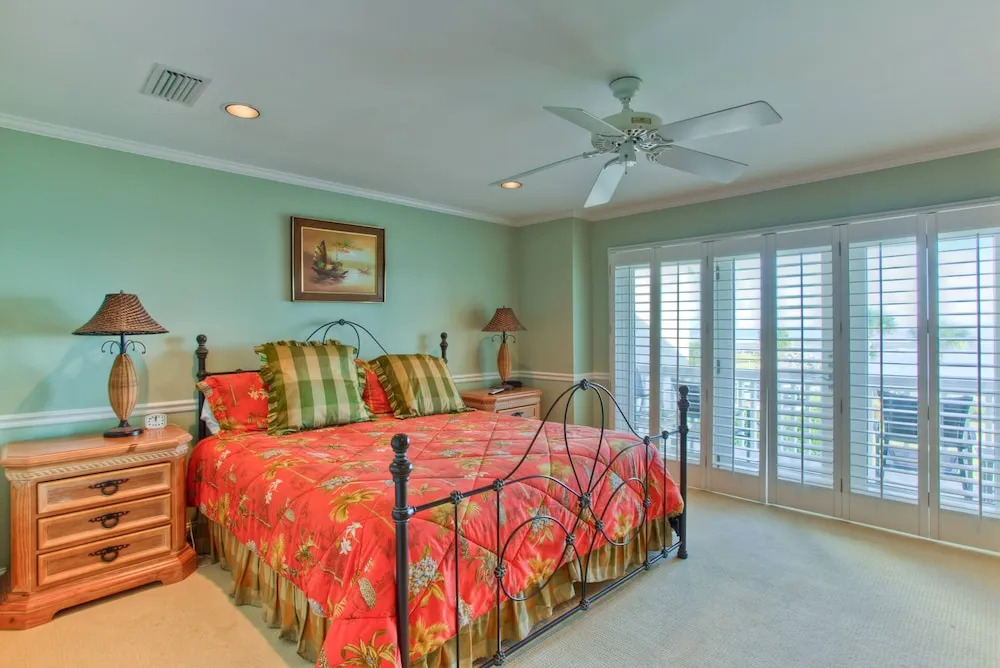 1118 Beachview Drive by Hodnett Cooper
