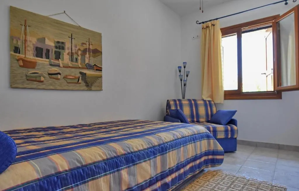 Villa Mirsini, a 5 minute walk from 2 beaches