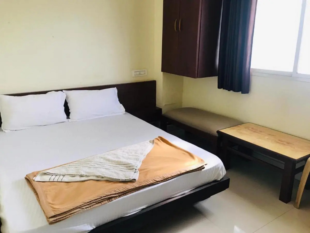 STAYMAKER Bright Palace Residency