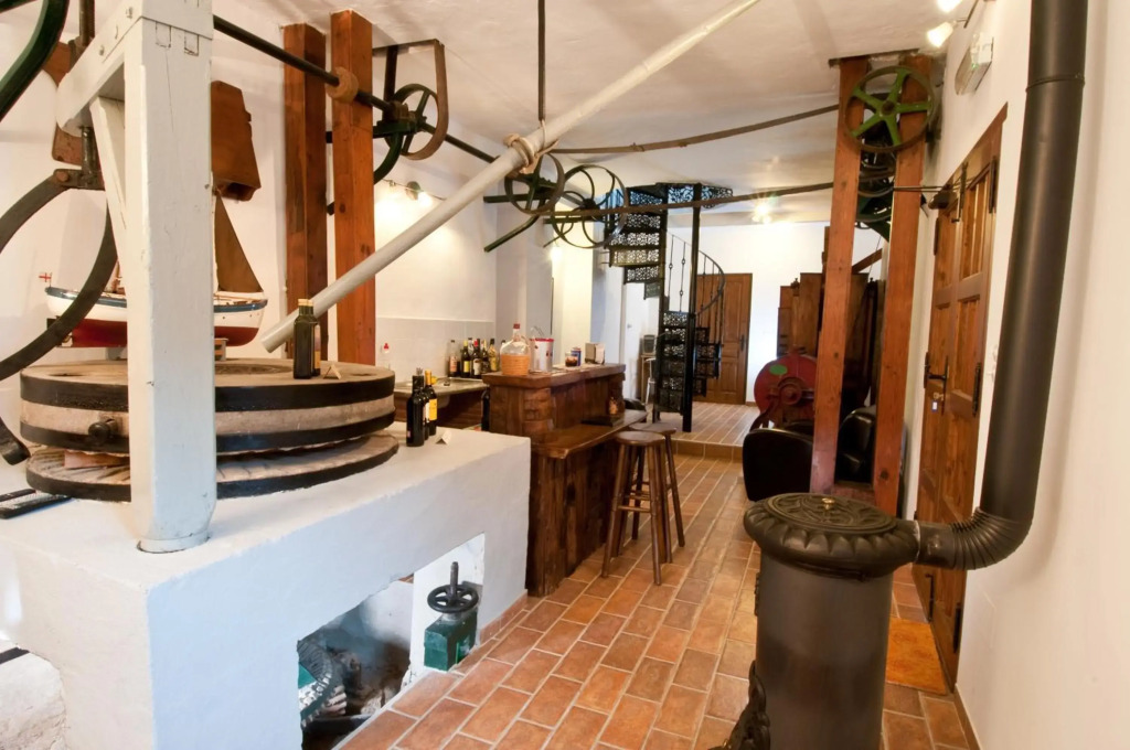 El Cortijo at Molino la Ratonera