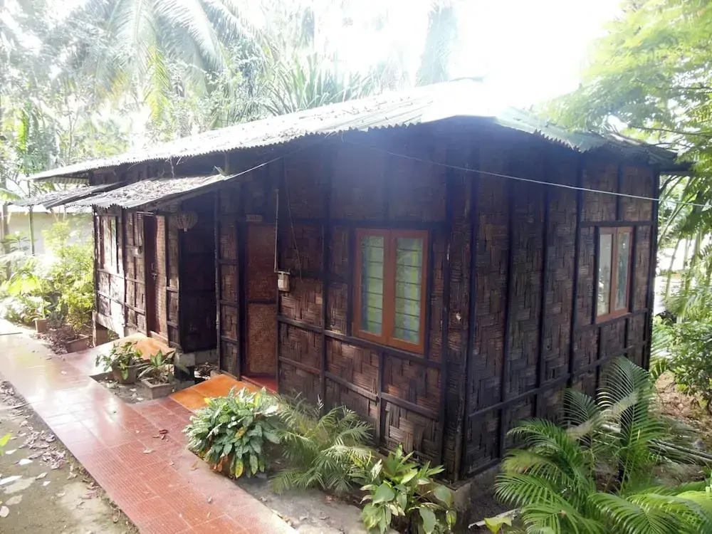 Palm Grove Eco Resort