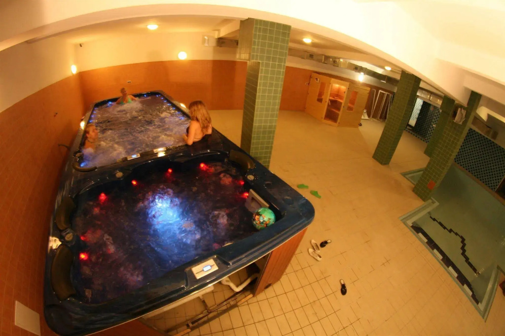 Hotel Daisy Budget