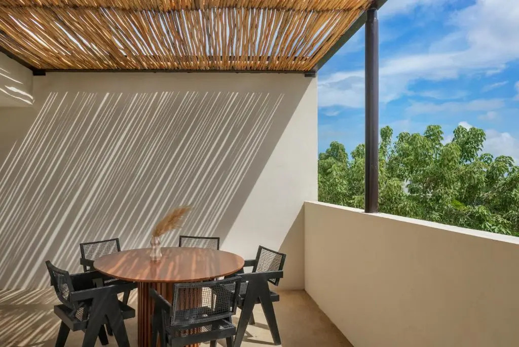 2 BedBath PRIVATE Rooftop & Pool for 6
