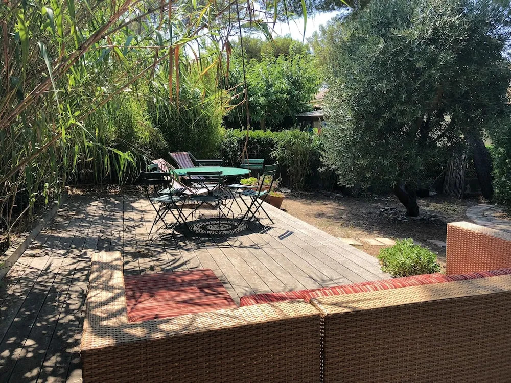 Property With 3 Bedrooms in Six-fours-les-plages, With Enclosed Garden