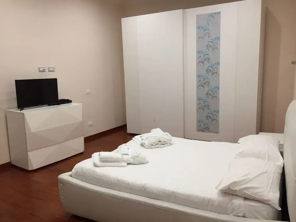 Spanish Steps Suite 128