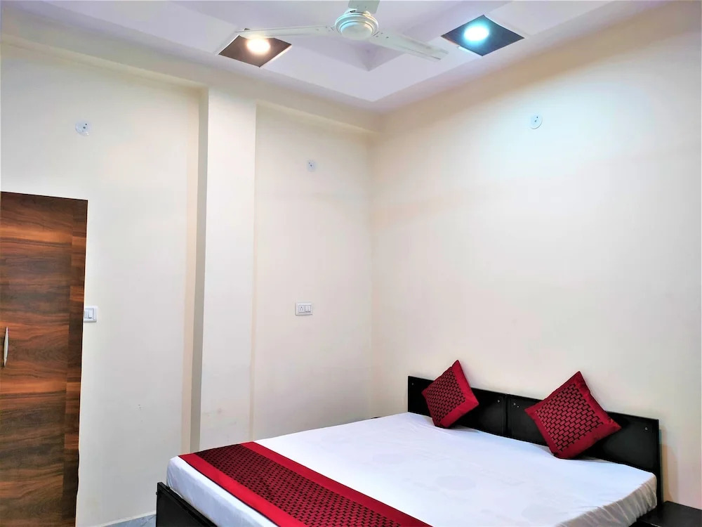 Comfort Inn Hotel.Near MayurVihar Metro1