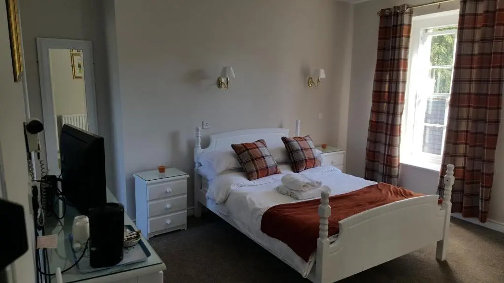 Central Bar Guesthouse