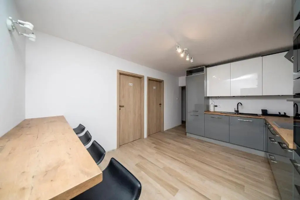 6 Cities Rooms