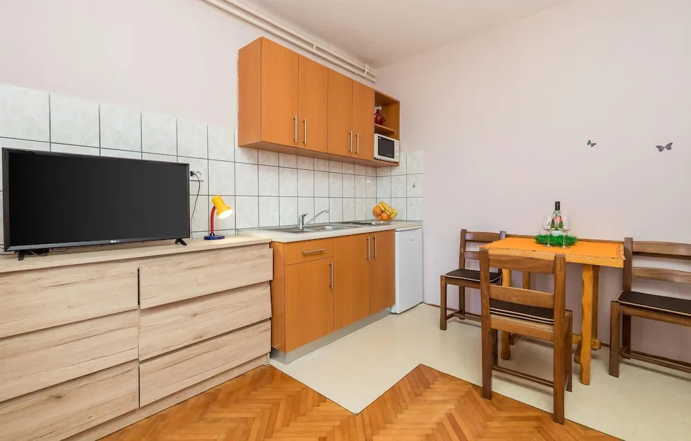 Nice Apartment in Barbat na Rabu With Wifi and 1 Bedrooms