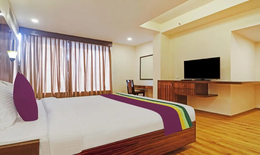 Treebo Premium Seven Lake View