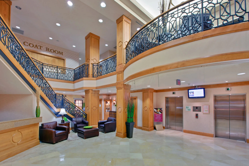 Holiday Inn & Suites Ottawa Kanata by IHG