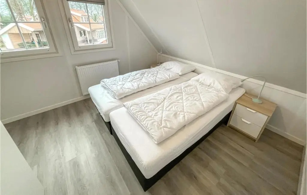 Three-Bedroom Holiday Home In Hoge Hexel