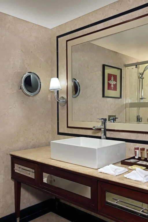 Sheraton Grand Pune Bund Garden Hotel