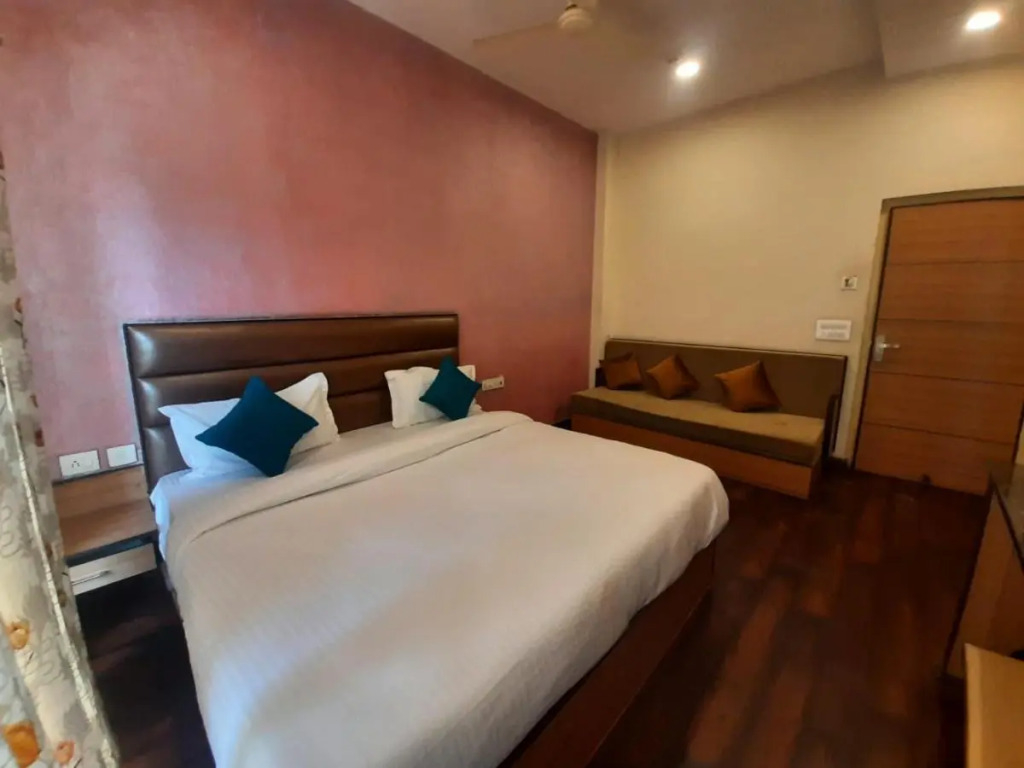 Hotel Anuvibha Malviya Nagar