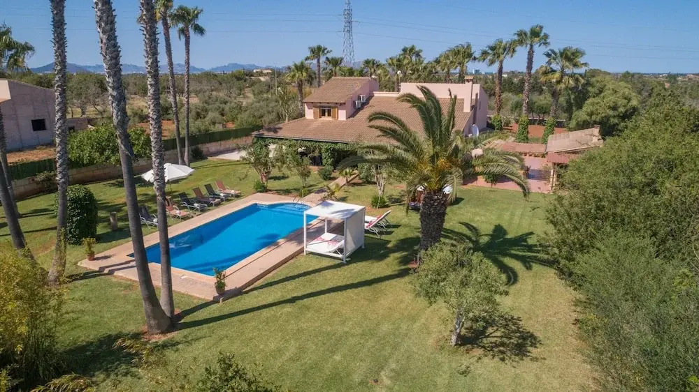 Son Duri House With Pool