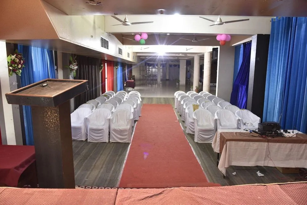 Oyo 49896 Hotel Ic Inn
