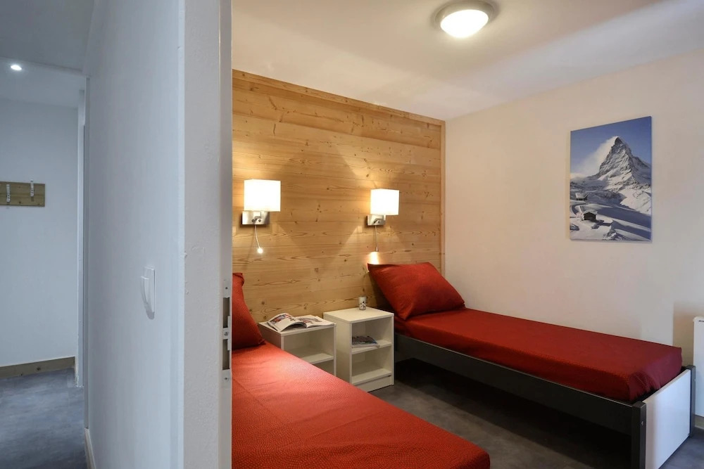 Residence Saintjacques Four-roomed Apartment for 8 People in the Resort Center S703